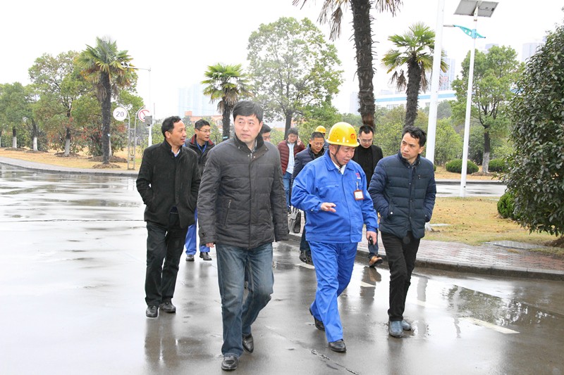 参会人员还参观了天威合变公司
